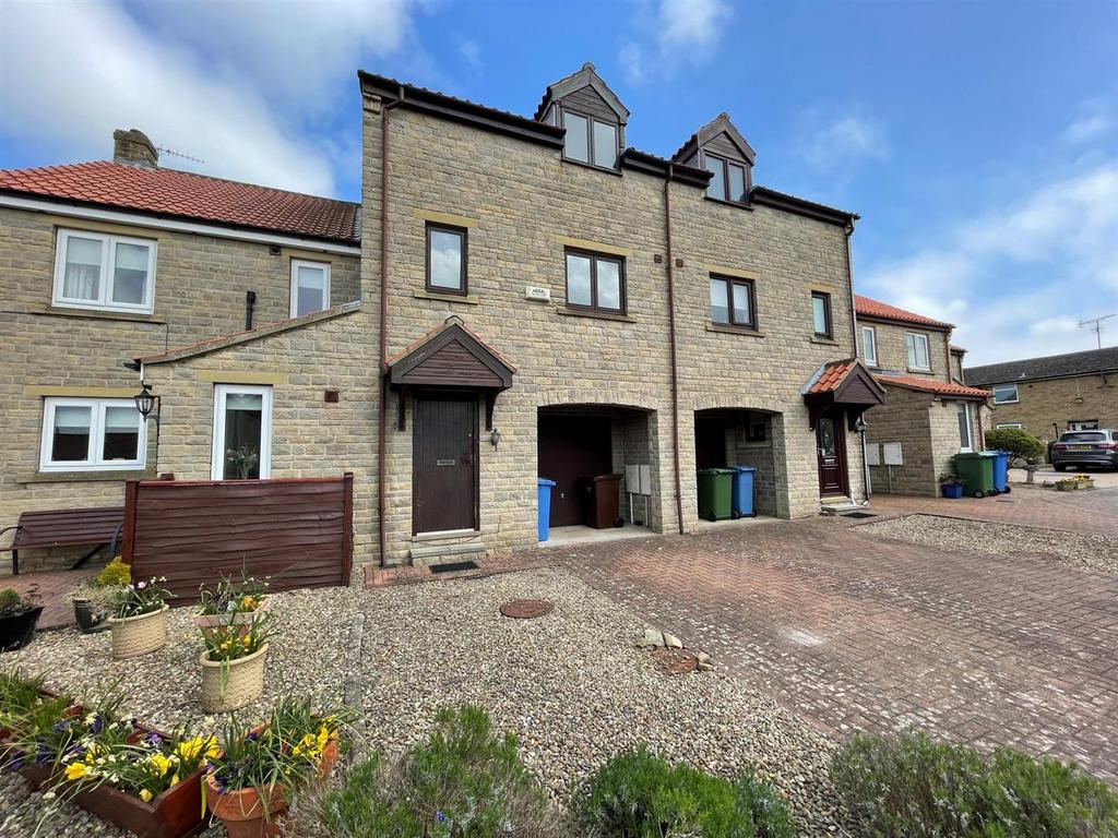 Newby Farm Court, Scarborough 3 bed terraced house £235,000