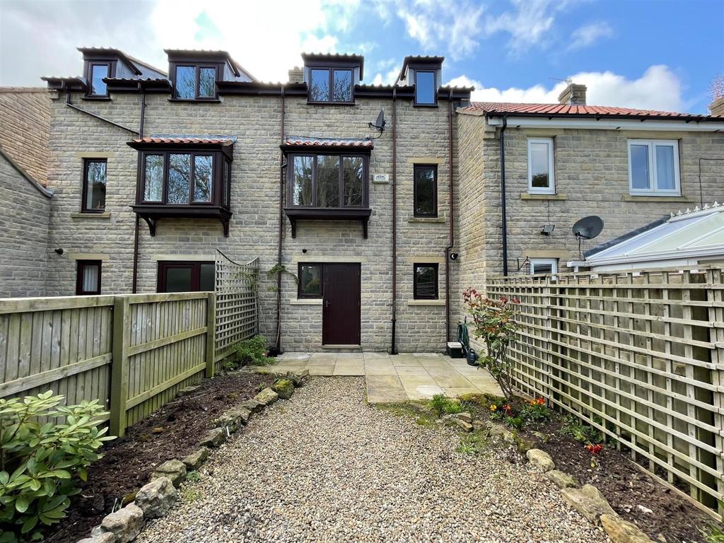 Newby Farm Court, Scarborough 3 bed terraced house £235,000
