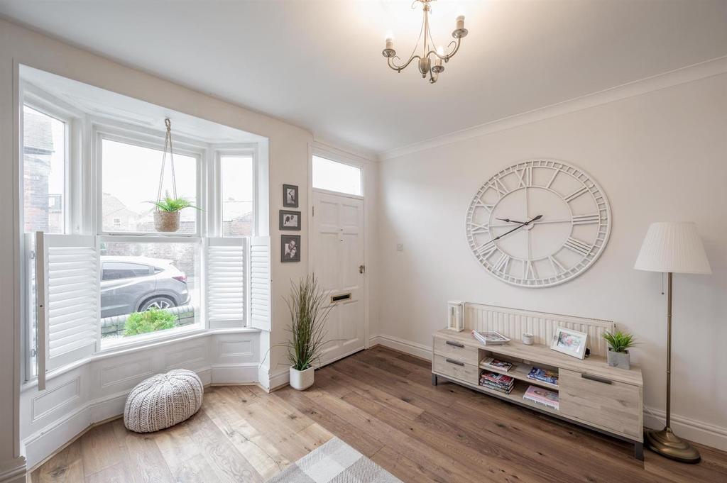 Clifton Street, Stourbridge 3 bed terraced house £350,000