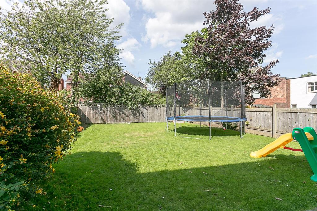 Montagu Avenue, Gosforth, Newcastle upon Tyne 3 bed semidetached house
