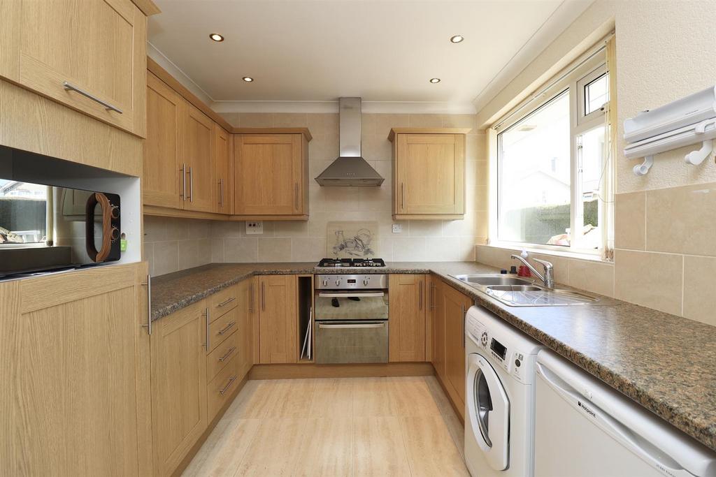 Huntsmans Lane, Stamford Bridge, York 2 bed detached bungalow £295,000