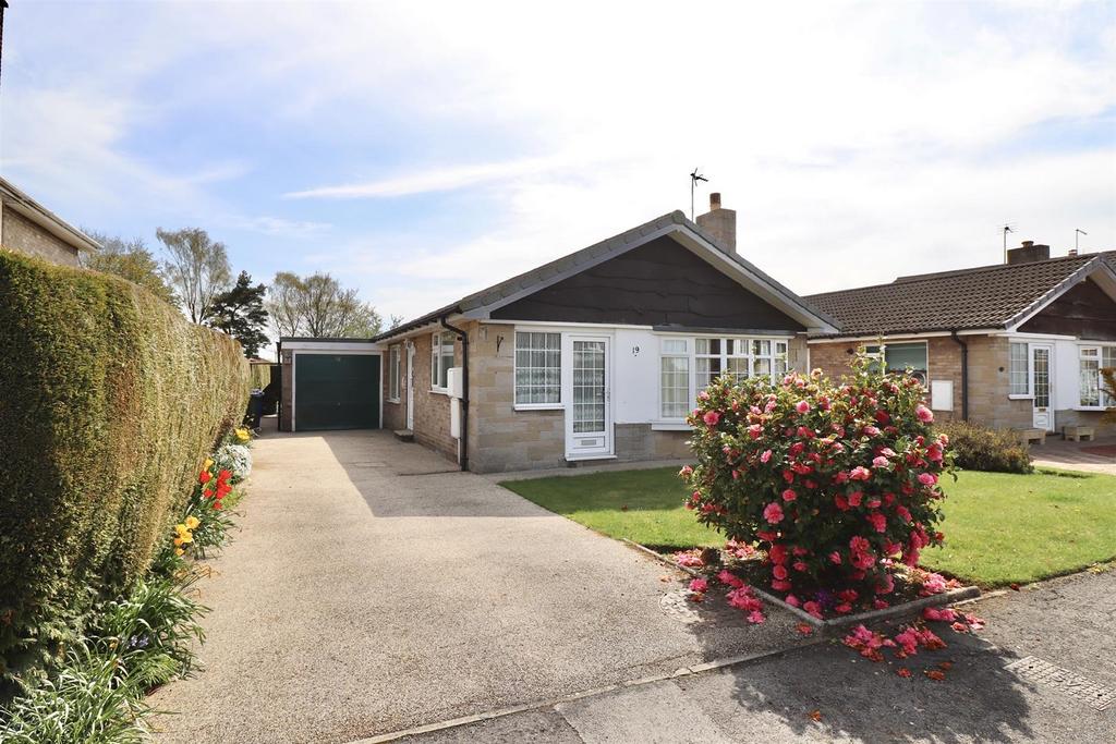 Huntsmans Lane, Stamford Bridge, York 2 bed detached bungalow £295,000