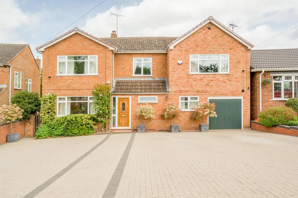 Stourton Crescent, Stourbridge, DY7 6RR 4 bed detached house £650,000