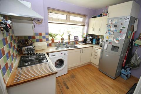 27 Farlea Drive, Bradford, BD2 3RJ