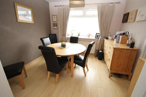 27 Farlea Drive, Bradford, BD2 3RJ