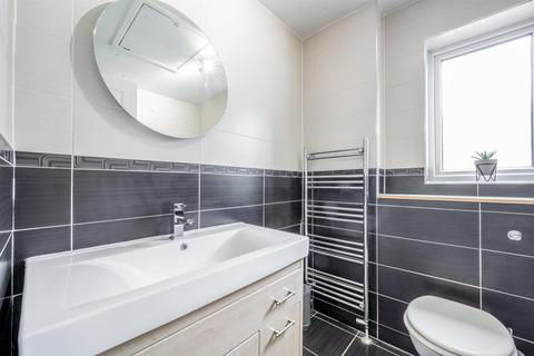 9 Barratts Croft, Brierley Hill, DY5 4UL