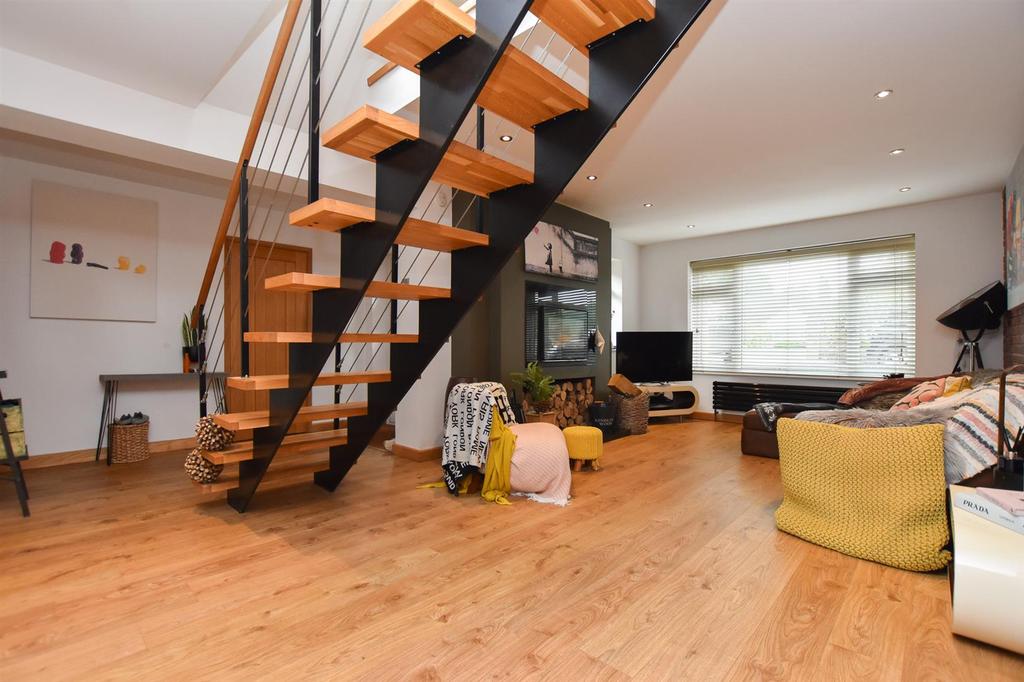 Sandrock Hill, Crowhurst, Battle 4 bed detached house for sale £700,000