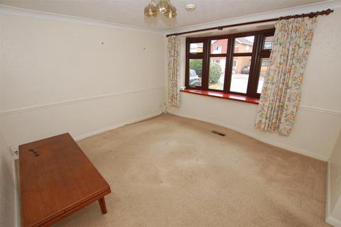 11 Windermere Drive, Kingswinford, DY6 8AN
