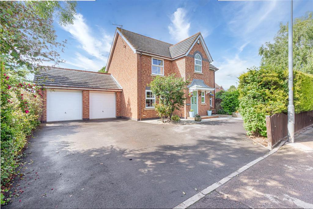 Crookbarrow Road, Norton, Worcester 4 bed detached house £450,000