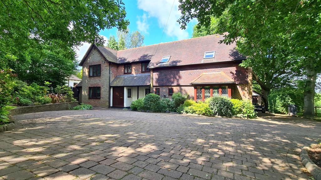 Moor Hall Lane, Danbury 4 bed detached house £1,250,000