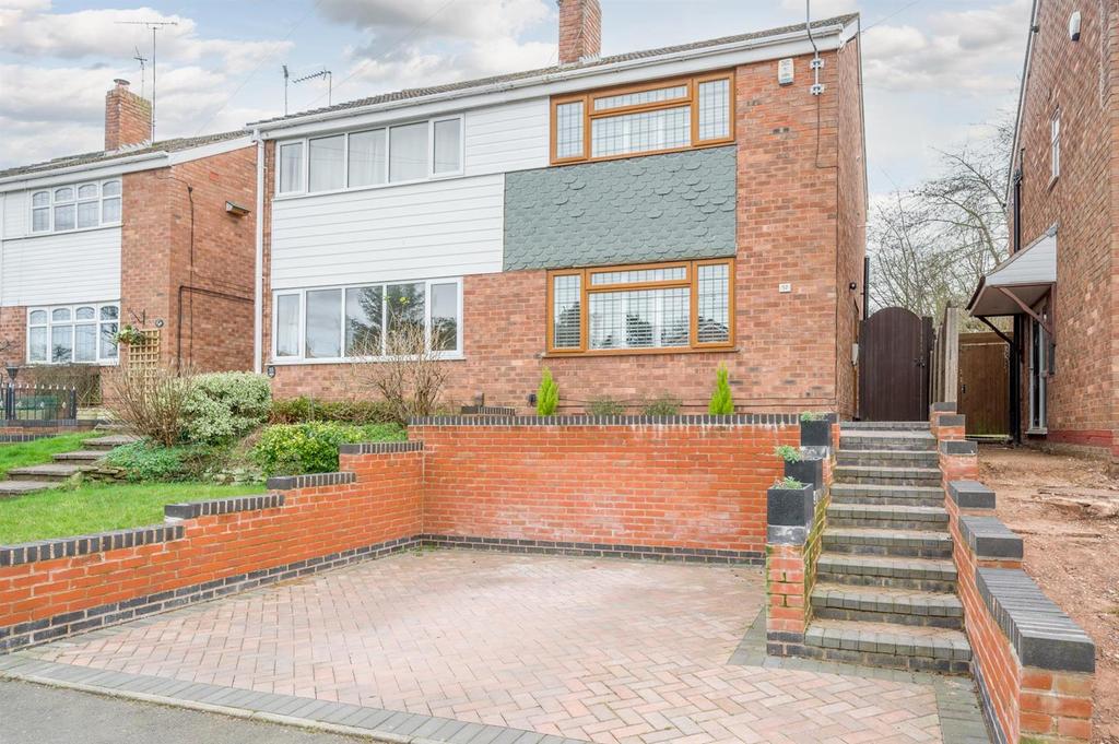 Queen Street, Kingswinford, West Midlands 2 bed semidetached house for