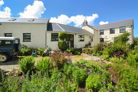 Clun Gwernak Releath, Sithney, Helston, TR13 0HD