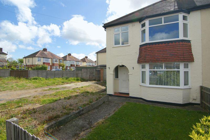 Rydes Hill Road, Guildford 3 bed semidetached house £360,000