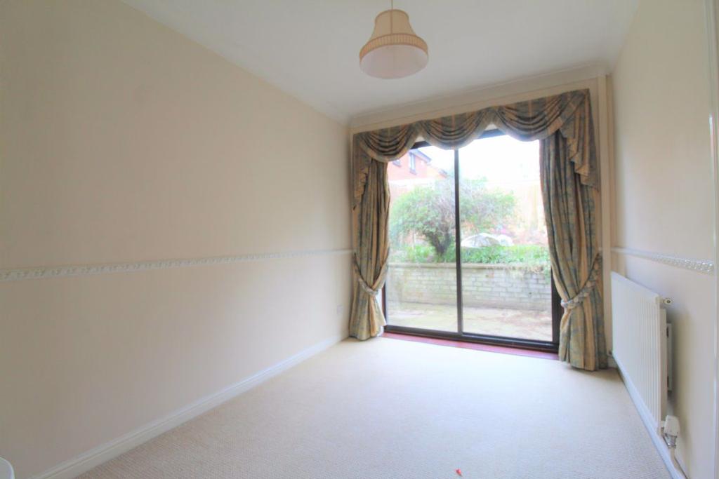 Torvill Drive, Wollaton, Nottingham, NG8 2BR 4 bed detached house £