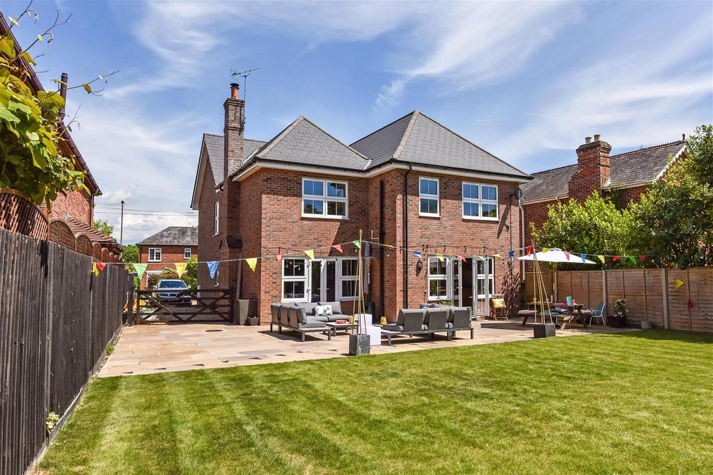 Burridge Road, Burridge 4 bed detached house for sale £800,000