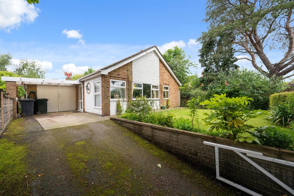 Northorpe Road, Halton Holegate, Spilsby 2 bed detached bungalow £235,000