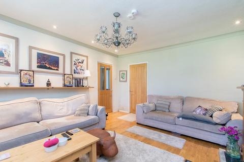 25 Elmcroft, Oxton, Southwell, NG25 0SB