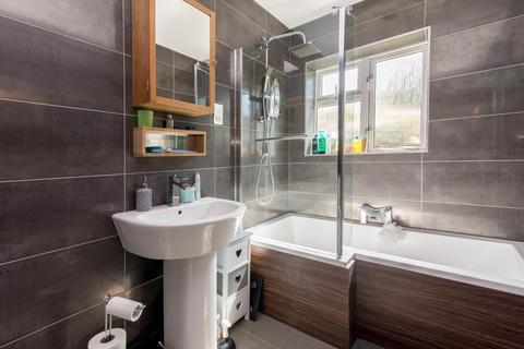 25 Elmcroft, Oxton, Southwell, NG25 0SB