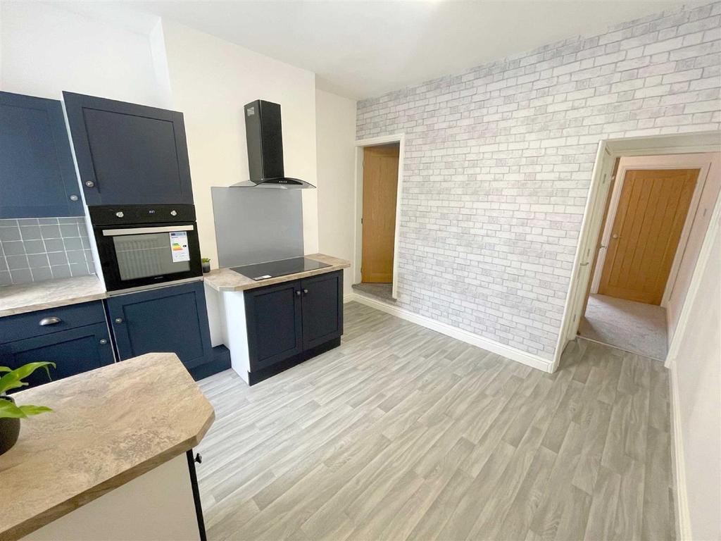 Grove Street, Leek 2 bed terraced house £132,000