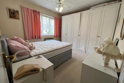 2 bedroom retirement property for sale - Cunningham Close, Romford
