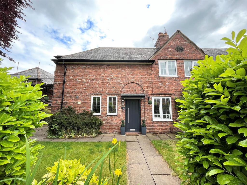 Highfield Estate, Wilmslow 2 bed house £349,950