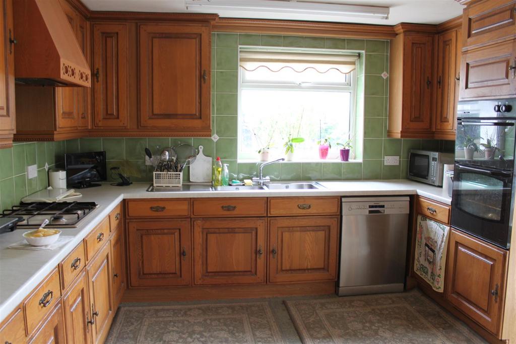 Double aspect kitchen