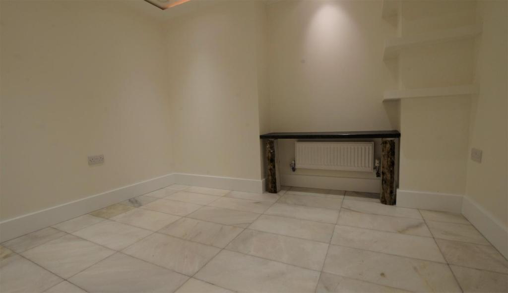 Room 4.jpg