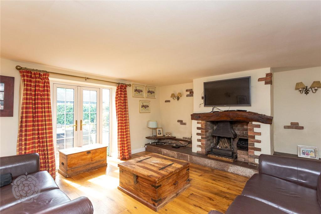 Lord Street, Croft, Cheshire, WA3 5 bed detached house £1,150,000