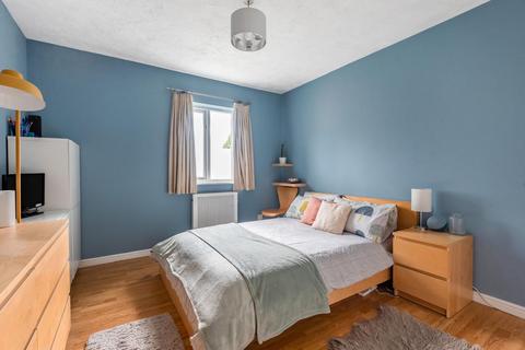 30 Britton Close, London, SE6 1AP