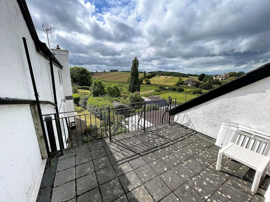 Vicarage Road, Cockwood, EX6 1 bed cottage £265,000