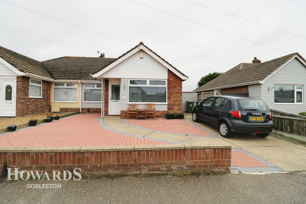Dorothy Avenue, Bradwell 2 bed semidetached bungalow £240,000