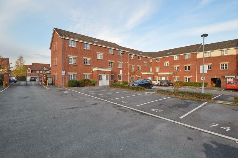 Dingle Close Radcliffe, M26 1UN 2 bed flat for sale £140,000