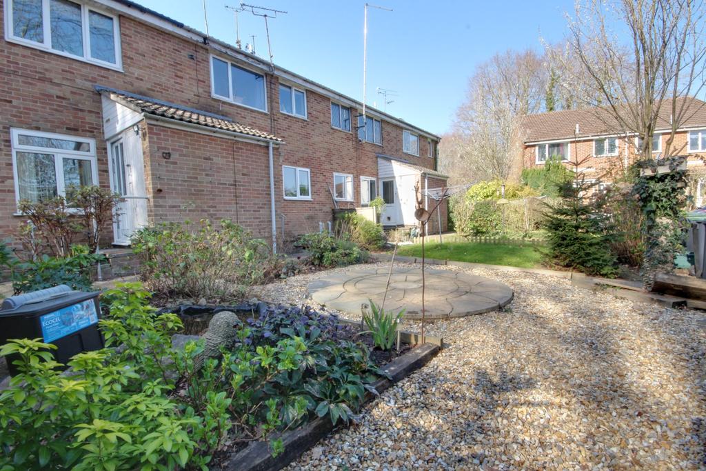 Waterlooville Holly Drive 1 bed ground floor £825 pcm