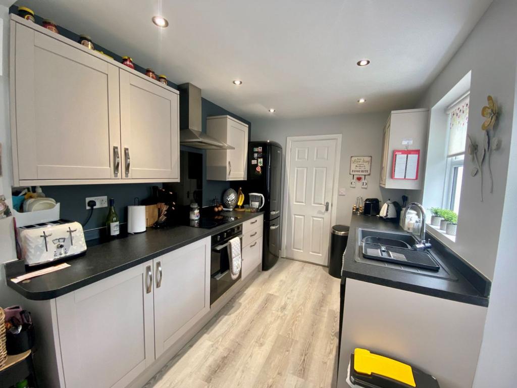 Kitchen / dining room