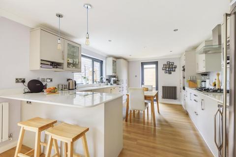 30 Highclere, Ascot, SL5 0AA