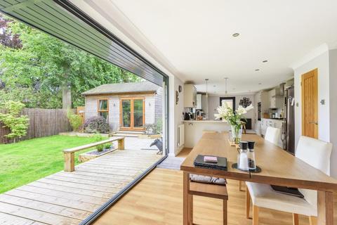 30 Highclere, Ascot, SL5 0AA