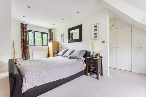 30 Highclere, Ascot, SL5 0AA