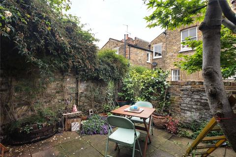 103 Wellington Row, London, E2 7BN