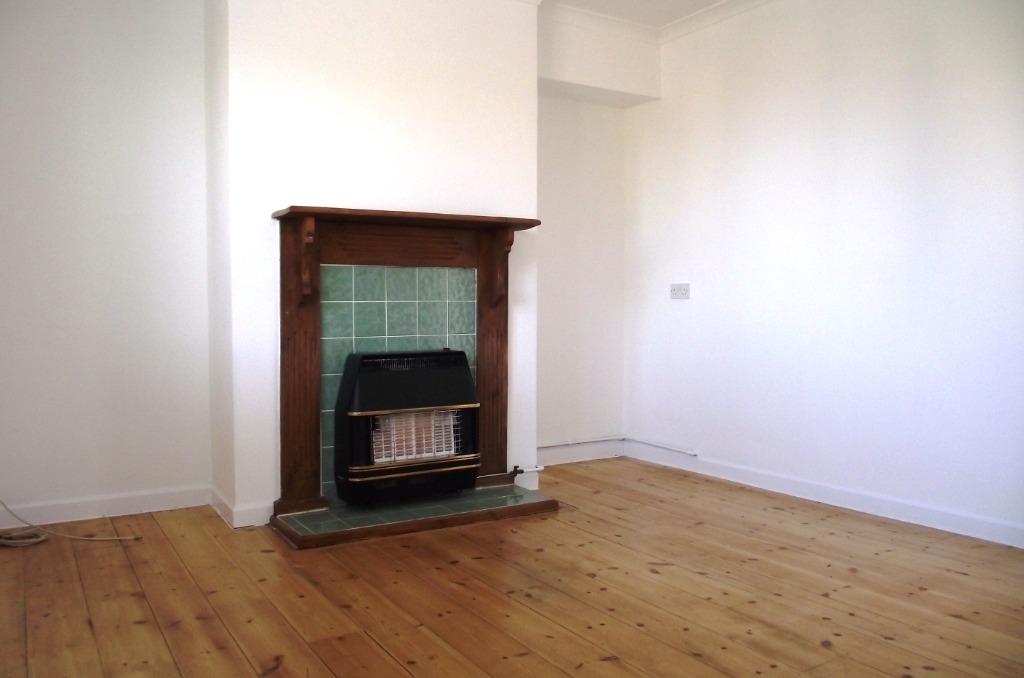 Tremayne Road, St Austell, PL25 2 bed terraced house £180,000