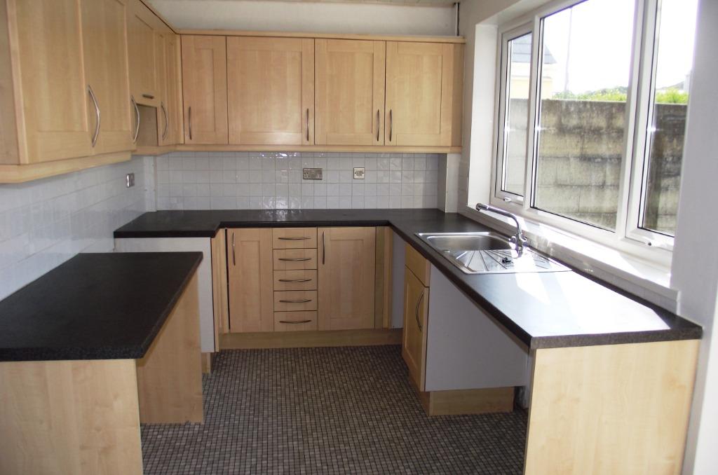 Tremayne Road, St Austell, PL25 2 bed terraced house £180,000