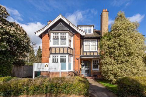 2 bedroom flat for sale - Hall Place Gardens, St. Albans, Hertfordshire