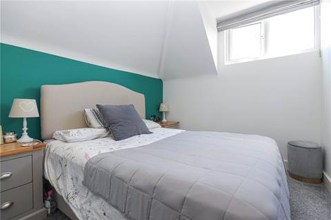 2 bedroom flat for sale - Hall Place Gardens, St. Albans, Hertfordshire