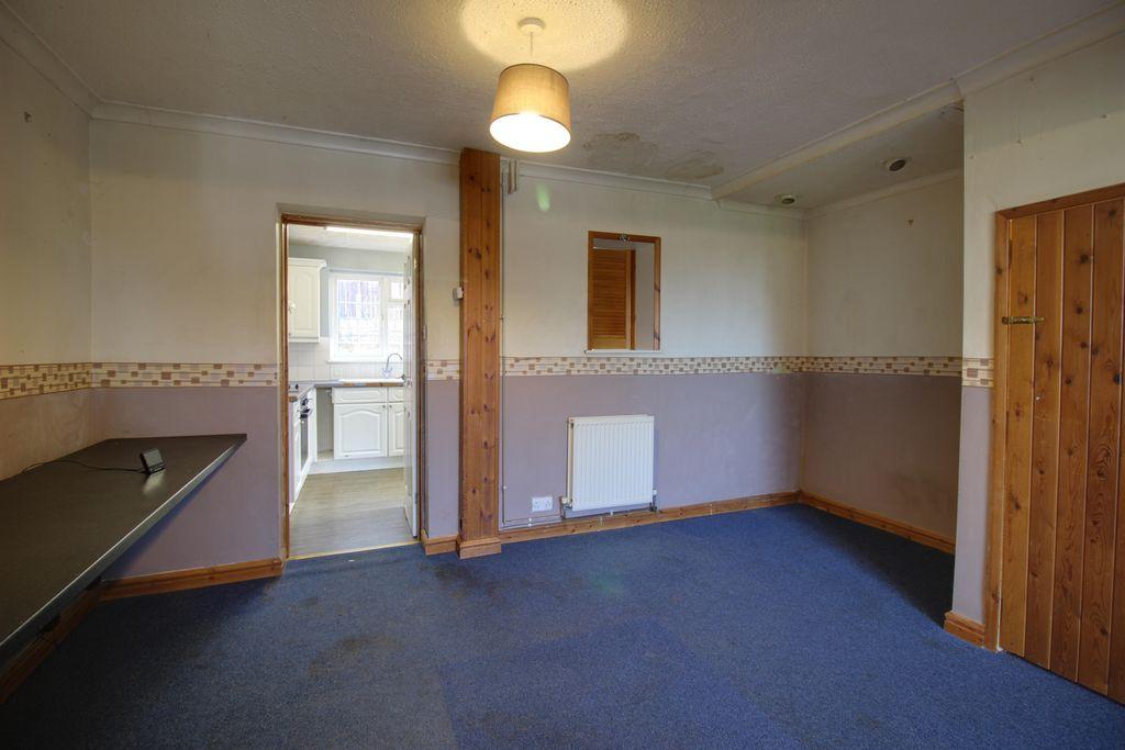 Thirlmere Avenue, Tilehurst, Reading RG30 6XL 3 bed terraced house £