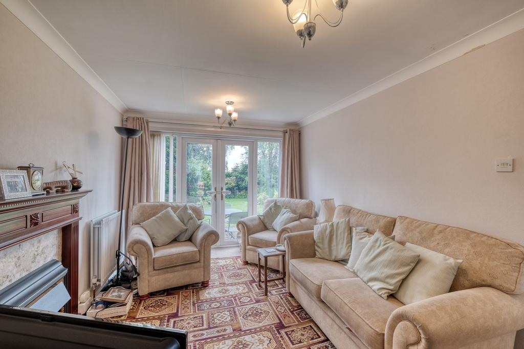 Granville Drive, Kingswinford, DY6 8LH 3 bed detached house £300,000