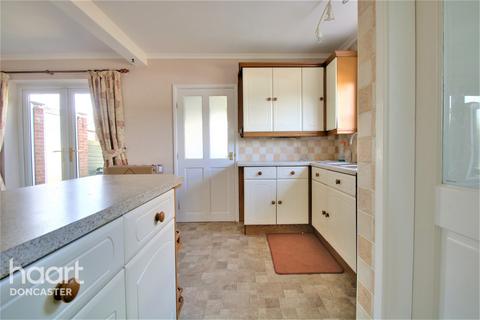71 Rands Lane, Armthorpe, Doncaster, DN3 3DZ