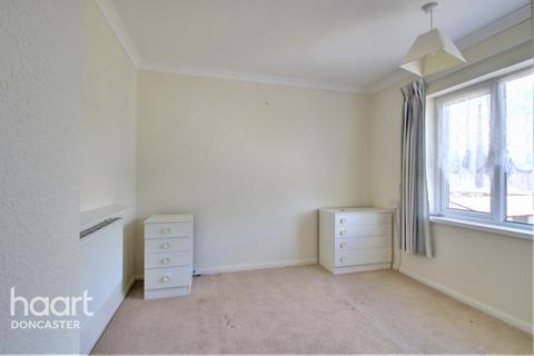 71 Rands Lane, Armthorpe, Doncaster, DN3 3DZ
