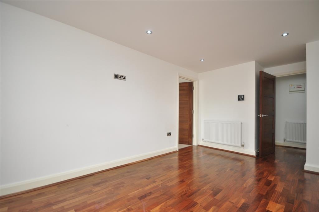 Junction Road, South Croydon, Surrey 1 bed apartment £275,000