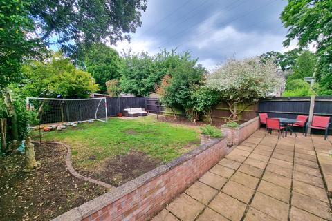 12 Aintree Road, Calmore, Southampton, SO40 2TL
