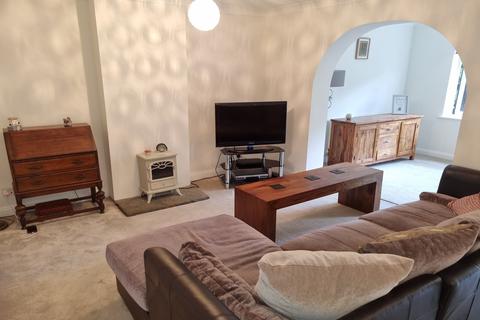 12 Aintree Road, Calmore, Southampton, SO40 2TL