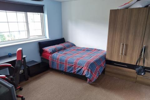 12 Aintree Road, Calmore, Southampton, SO40 2TL